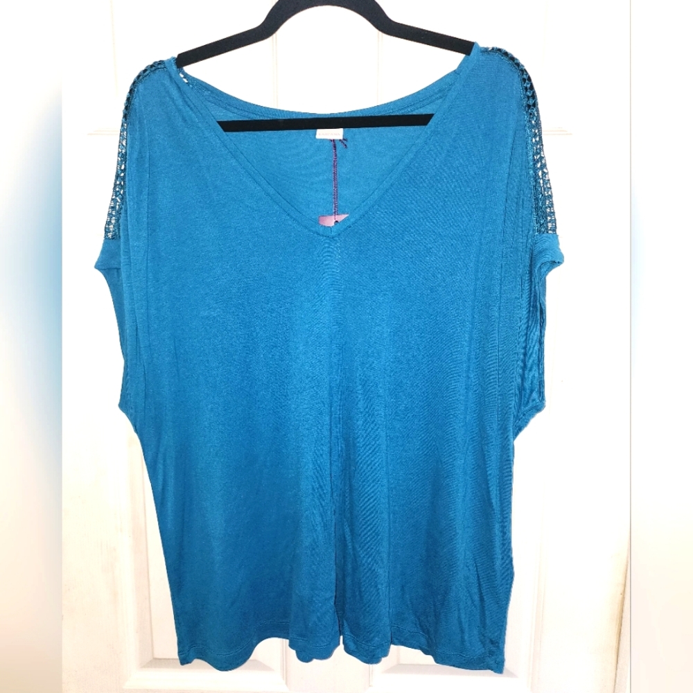 Lascana Top, crochet on shoulders, size 16/18, NWT